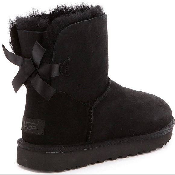 UGG Shoes - UGG Women’s Mini Bailey Bow II Weather Resistant Cold Weather Booties Black sz 6